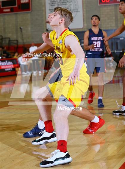 Thumbnail 1 in Modesto Christian vs. Oak Hill Academy (Nike Extravaganza) photogallery.