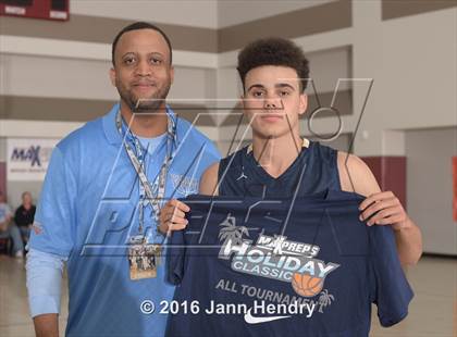 Thumbnail 3 in JW North @ Serra (MaxPreps Holiday Classic) photogallery.