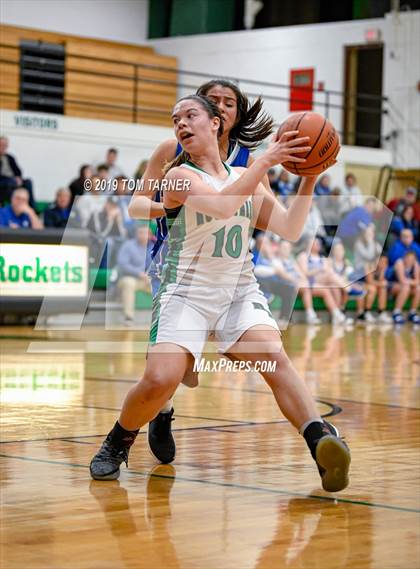 Thumbnail 3 in Newman Central Catholic @ Rock Falls photogallery.