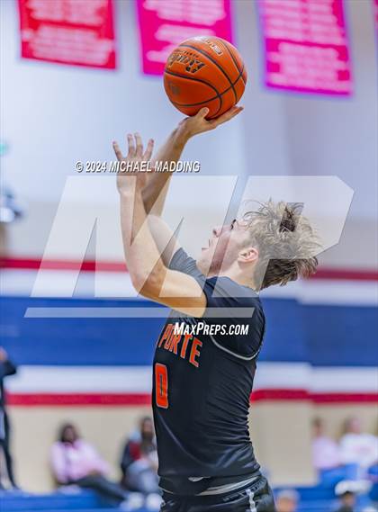 Thumbnail 3 in Kountze vs La Porte (Hardin-Jefferson Basketball Tournament) photogallery.