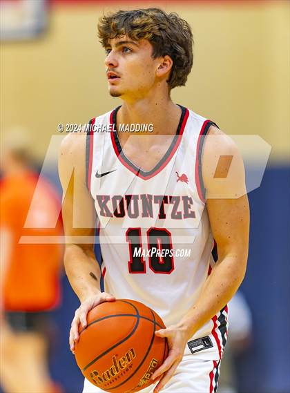 Thumbnail 2 in Kountze vs La Porte (Hardin-Jefferson Basketball Tournament) photogallery.