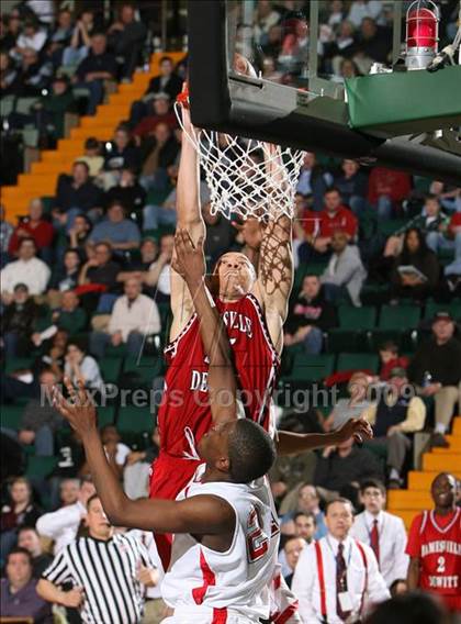 Thumbnail 3 in Peekskill vs Jamesville-DeWitt (NYSPHSAA A Final) photogallery.