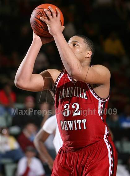 Thumbnail 3 in Peekskill vs Jamesville-DeWitt (NYSPHSAA A Final) photogallery.