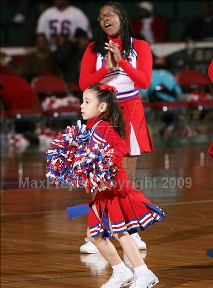 Thumbnail 3 in Peekskill vs Jamesville-DeWitt (NYSPHSAA A Final) photogallery.