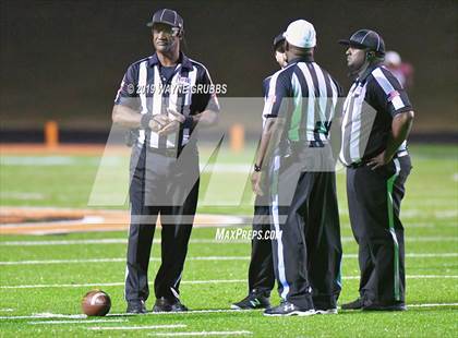 Thumbnail 2 in Jefferson vs. Malakoff (UIL 3A Area Region II Playoff) photogallery.