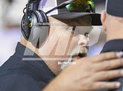 Thumbnail 2 in Jefferson vs. Malakoff (UIL 3A Area Region II Playoff) photogallery.