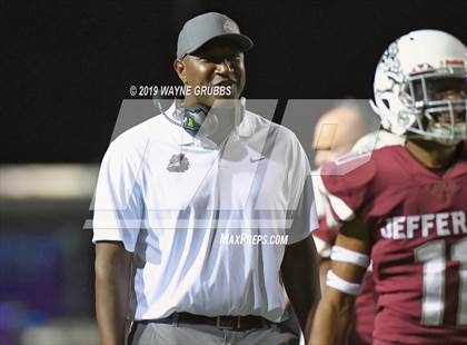 Thumbnail 2 in Jefferson vs. Malakoff (UIL 3A Area Region II Playoff) photogallery.