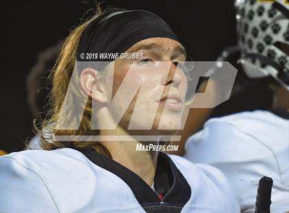 Thumbnail 3 in Jefferson vs. Malakoff (UIL 3A Area Region II Playoff) photogallery.