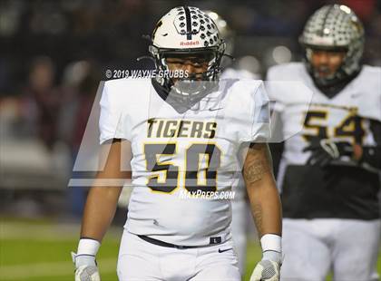 Thumbnail 1 in Jefferson vs. Malakoff (UIL 3A Area Region II Playoff) photogallery.