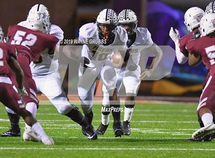 Thumbnail 3 in Jefferson vs. Malakoff (UIL 3A Area Region II Playoff) photogallery.