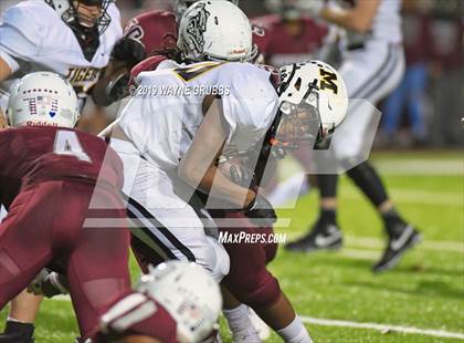Thumbnail 3 in Jefferson vs. Malakoff (UIL 3A Area Region II Playoff) photogallery.