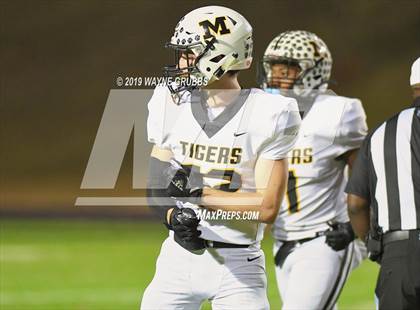 Thumbnail 3 in Jefferson vs. Malakoff (UIL 3A Area Region II Playoff) photogallery.