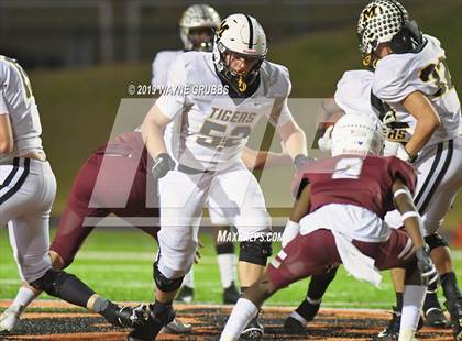 Thumbnail 2 in Jefferson vs. Malakoff (UIL 3A Area Region II Playoff) photogallery.