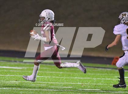 Thumbnail 2 in Jefferson vs. Malakoff (UIL 3A Area Region II Playoff) photogallery.