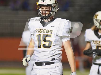 Thumbnail 2 in Jefferson vs. Malakoff (UIL 3A Area Region II Playoff) photogallery.