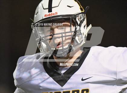 Thumbnail 3 in Jefferson vs. Malakoff (UIL 3A Area Region II Playoff) photogallery.