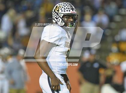 Thumbnail 1 in Jefferson vs. Malakoff (UIL 3A Area Region II Playoff) photogallery.