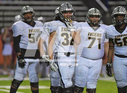 Thumbnail 3 in Jefferson vs. Malakoff (UIL 3A Area Region II Playoff) photogallery.