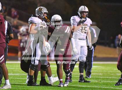 Thumbnail 3 in Jefferson vs. Malakoff (UIL 3A Area Region II Playoff) photogallery.