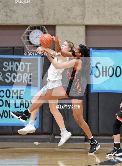 Thumbnail 1 in Harvard-Westlake @ Aliso Niguel photogallery.