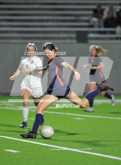 Thumbnail 2 in Seven Lakes vs. Cy-Fair (UIL 6A Regional Playoff) photogallery.