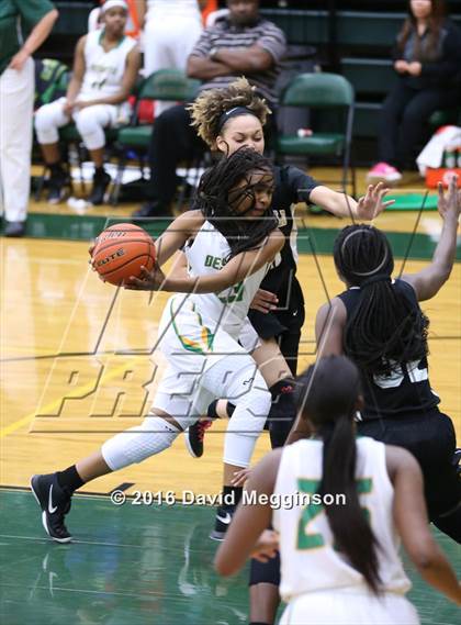 Thumbnail 1 in Mansfield @ DeSoto photogallery.