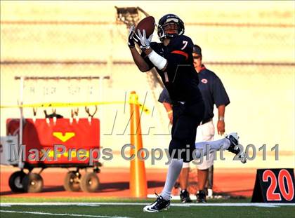 Thumbnail 2 in Cypress vs. Garces (Mission Viejo Football Classic) photogallery.