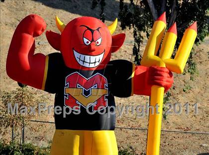Thumbnail 3 in Cypress vs. Garces (Mission Viejo Football Classic) photogallery.