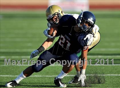 Thumbnail 1 in Cypress vs. Garces (Mission Viejo Football Classic) photogallery.