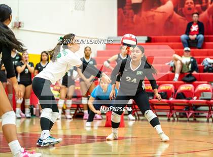 Thumbnail 3 in Taft vs Granada Hills (CIF LA City Section Open Division Semi-Finals) photogallery.