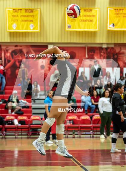 Thumbnail 3 in Taft vs Granada Hills (CIF LA City Section Open Division Semi-Finals) photogallery.