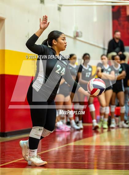 Thumbnail 1 in Taft vs Granada Hills (CIF LA City Section Open Division Semi-Finals) photogallery.