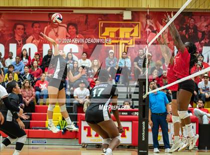 Thumbnail 1 in Taft vs Granada Hills (CIF LA City Section Open Division Semi-Finals) photogallery.