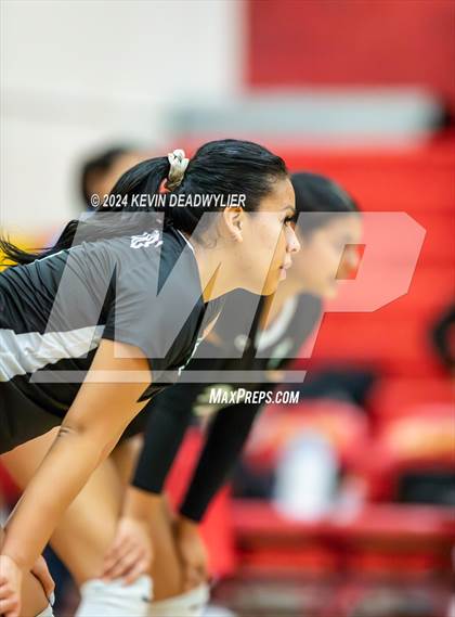 Thumbnail 2 in Taft vs Granada Hills (CIF LA City Section Open Division Semi-Finals) photogallery.