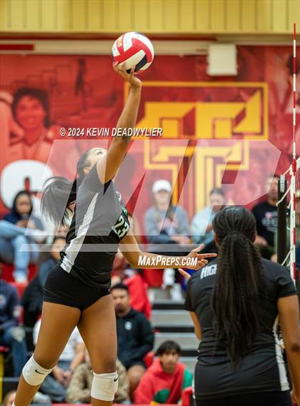 Thumbnail 1 in Taft vs Granada Hills (CIF LA City Section Open Division Semi-Finals) photogallery.