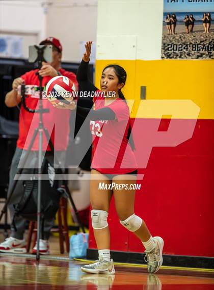 Thumbnail 3 in Taft vs Granada Hills (CIF LA City Section Open Division Semi-Finals) photogallery.