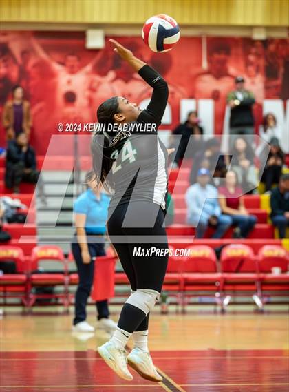 Thumbnail 3 in Taft vs Granada Hills (CIF LA City Section Open Division Semi-Finals) photogallery.