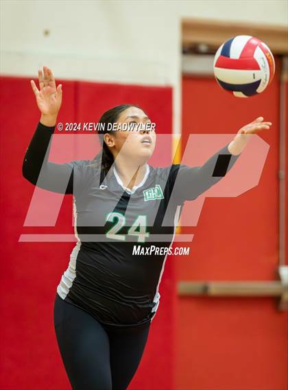 Thumbnail 3 in Taft vs Granada Hills (CIF LA City Section Open Division Semi-Finals) photogallery.