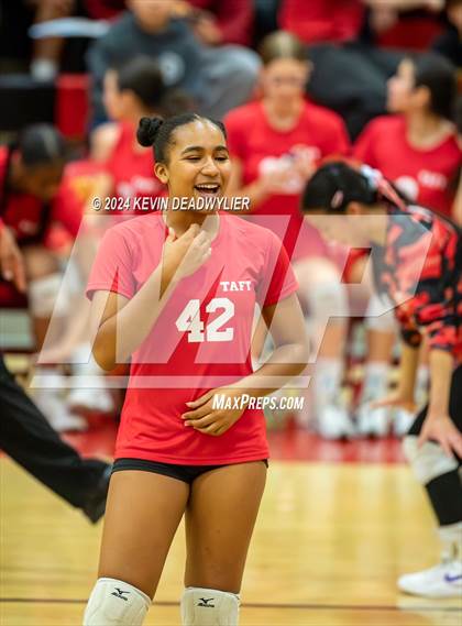 Thumbnail 2 in Taft vs Granada Hills (CIF LA City Section Open Division Semi-Finals) photogallery.