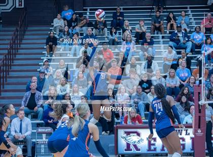 Thumbnail 3 in Rockwall vs. Sachse (UIL 6A Bi-District Playoffs) photogallery.