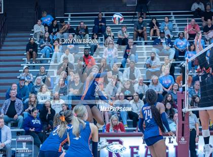 Thumbnail 2 in Rockwall vs. Sachse (UIL 6A Bi-District Playoffs) photogallery.