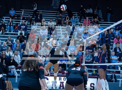 Thumbnail 2 in Rockwall vs. Sachse (UIL 6A Bi-District Playoffs) photogallery.
