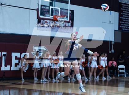 Thumbnail 2 in Rockwall vs. Sachse (UIL 6A Bi-District Playoffs) photogallery.