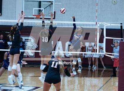 Thumbnail 2 in Rockwall vs. Sachse (UIL 6A Bi-District Playoffs) photogallery.