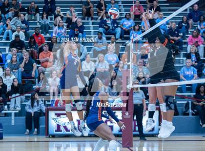Thumbnail 1 in Rockwall vs. Sachse (UIL 6A Bi-District Playoffs) photogallery.