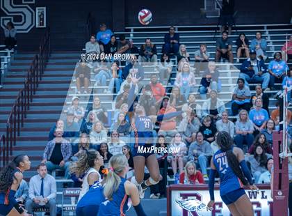 Thumbnail 2 in Rockwall vs. Sachse (UIL 6A Bi-District Playoffs) photogallery.