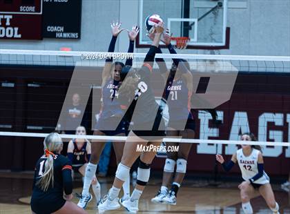 Thumbnail 1 in Rockwall vs. Sachse (UIL 6A Bi-District Playoffs) photogallery.