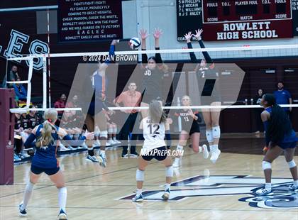 Thumbnail 3 in Rockwall vs. Sachse (UIL 6A Bi-District Playoffs) photogallery.