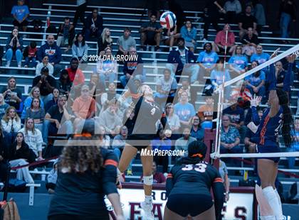 Thumbnail 3 in Rockwall vs. Sachse (UIL 6A Bi-District Playoffs) photogallery.