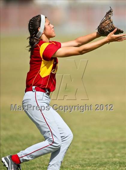 Thumbnail 2 in Golden Valley vs Mira Monte (Mira Monte Invitational) photogallery.